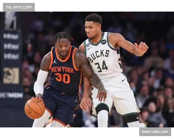 兰德尔对阵老东家得分如潮，半场命中率提升，助力球队攻势强劲